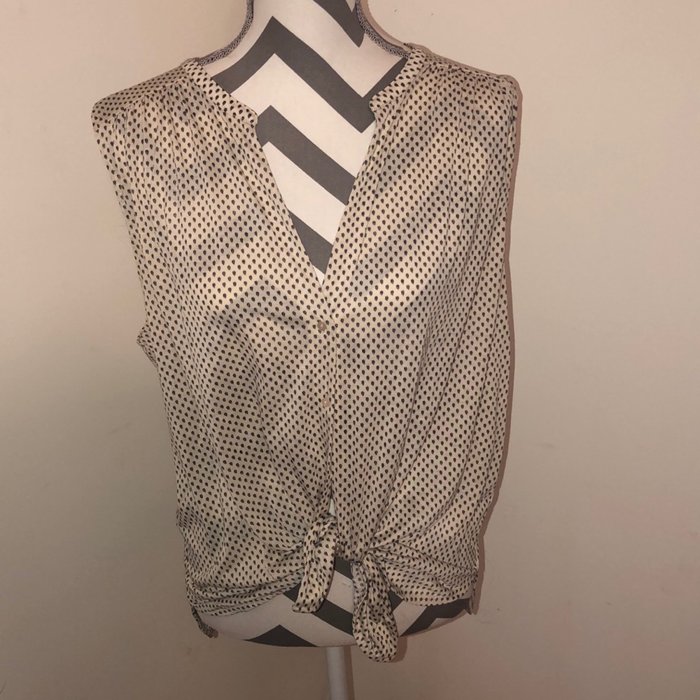 H&M sleeveless cream blouse with leaf detail